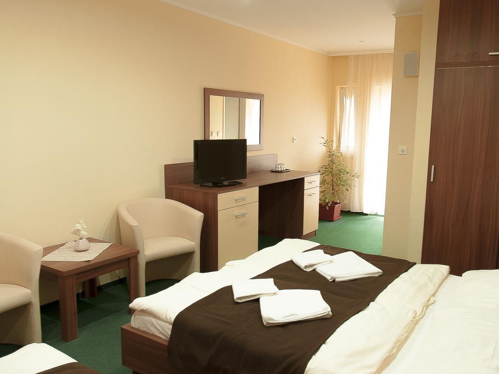 Penzion Fortune Dunajská Streda Habitación foto