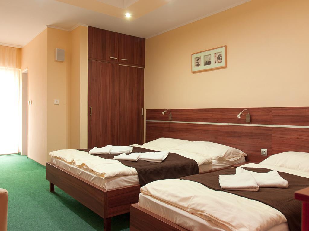 Penzion Fortune Dunajská Streda Habitación foto