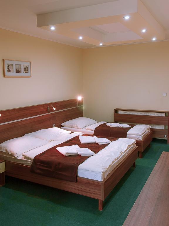 Penzion Fortune Dunajská Streda Habitación foto